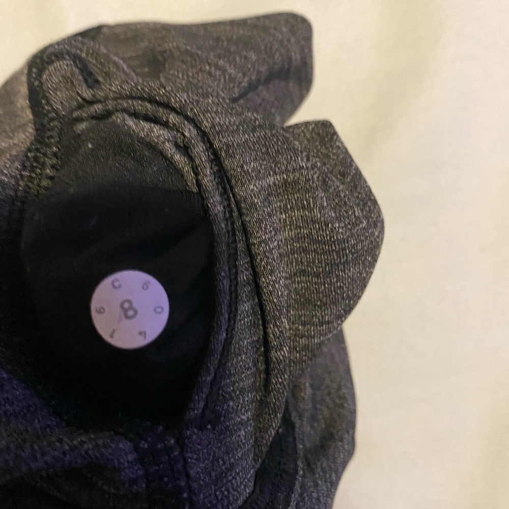 Lululemon gray crop leggings size 8.